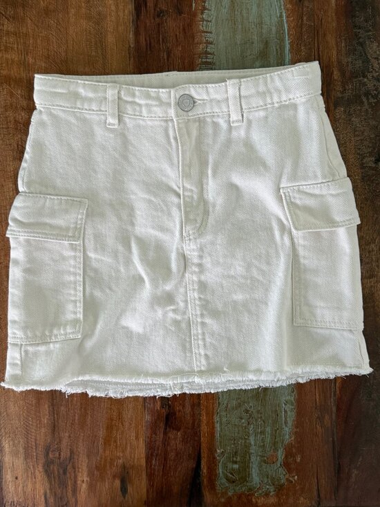 H&M Other - H&M White Twill Cargo Skirt Size 10